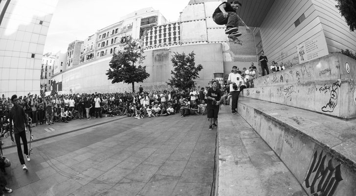 Clip del #BackToThe4 de Volcom y Macba Life